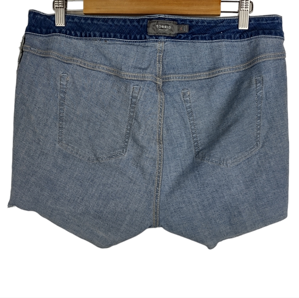 Torrid Women's Mid Rise Short - Picture 4 of 11